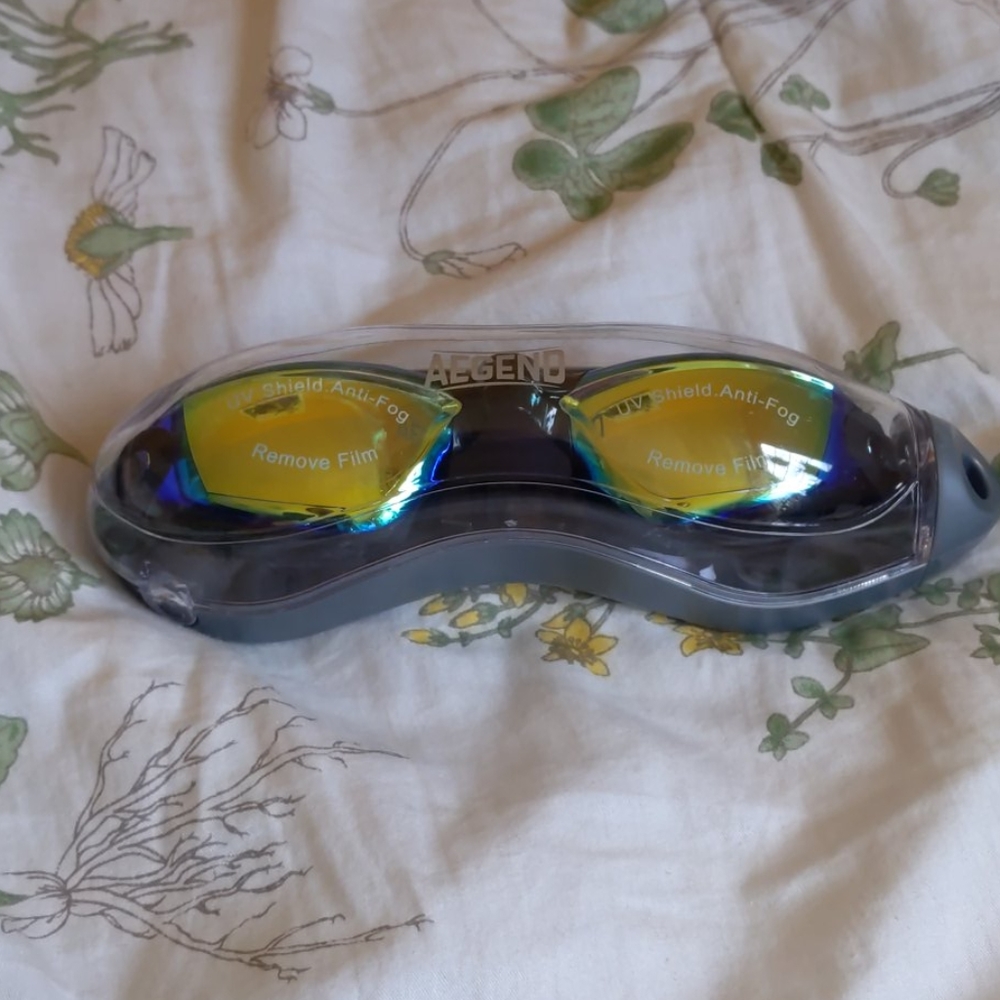 🌠SALE🌠 Agend UV shield swim goggles with case